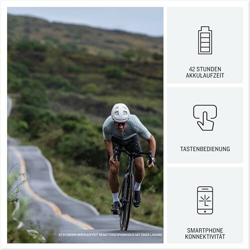 Radfahrer auf einer kurvigen Straße im Freien